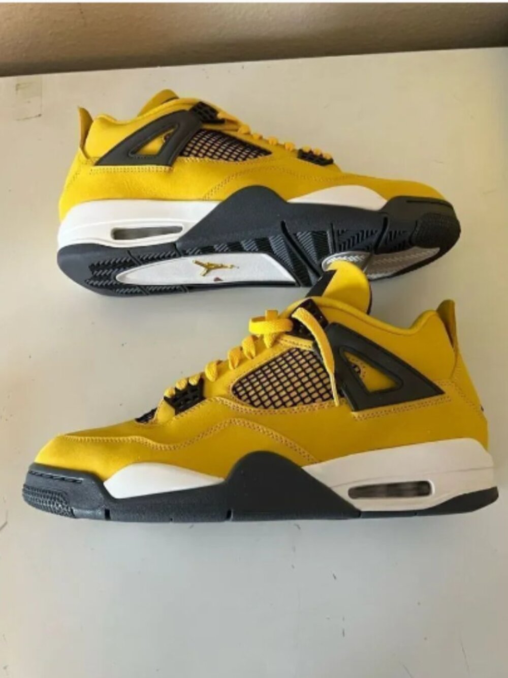 Air Jordan 4 lightning yellow